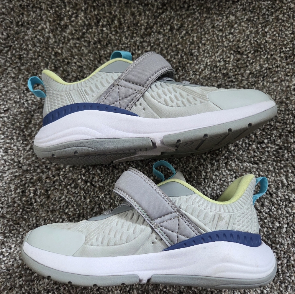 All In Motion Sneakers - Picture 4 of 5